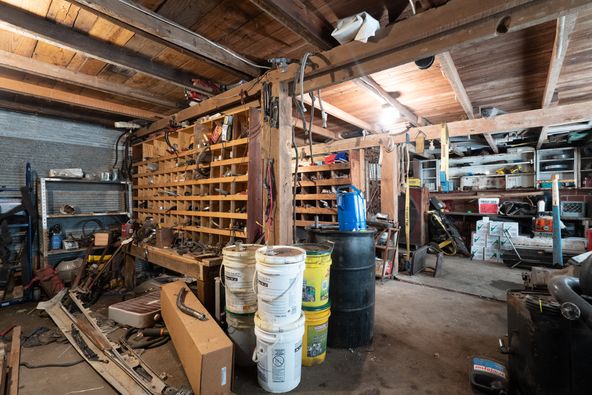 1975 County Road 1440, Moberly, MO 65270